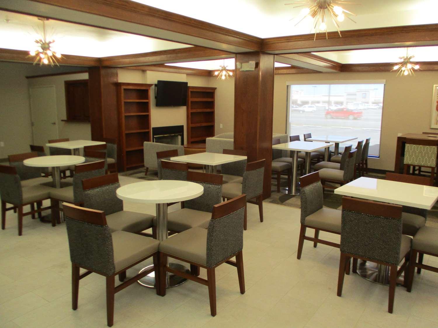Best Western Plus Riata Браунвуд Экстерьер фото