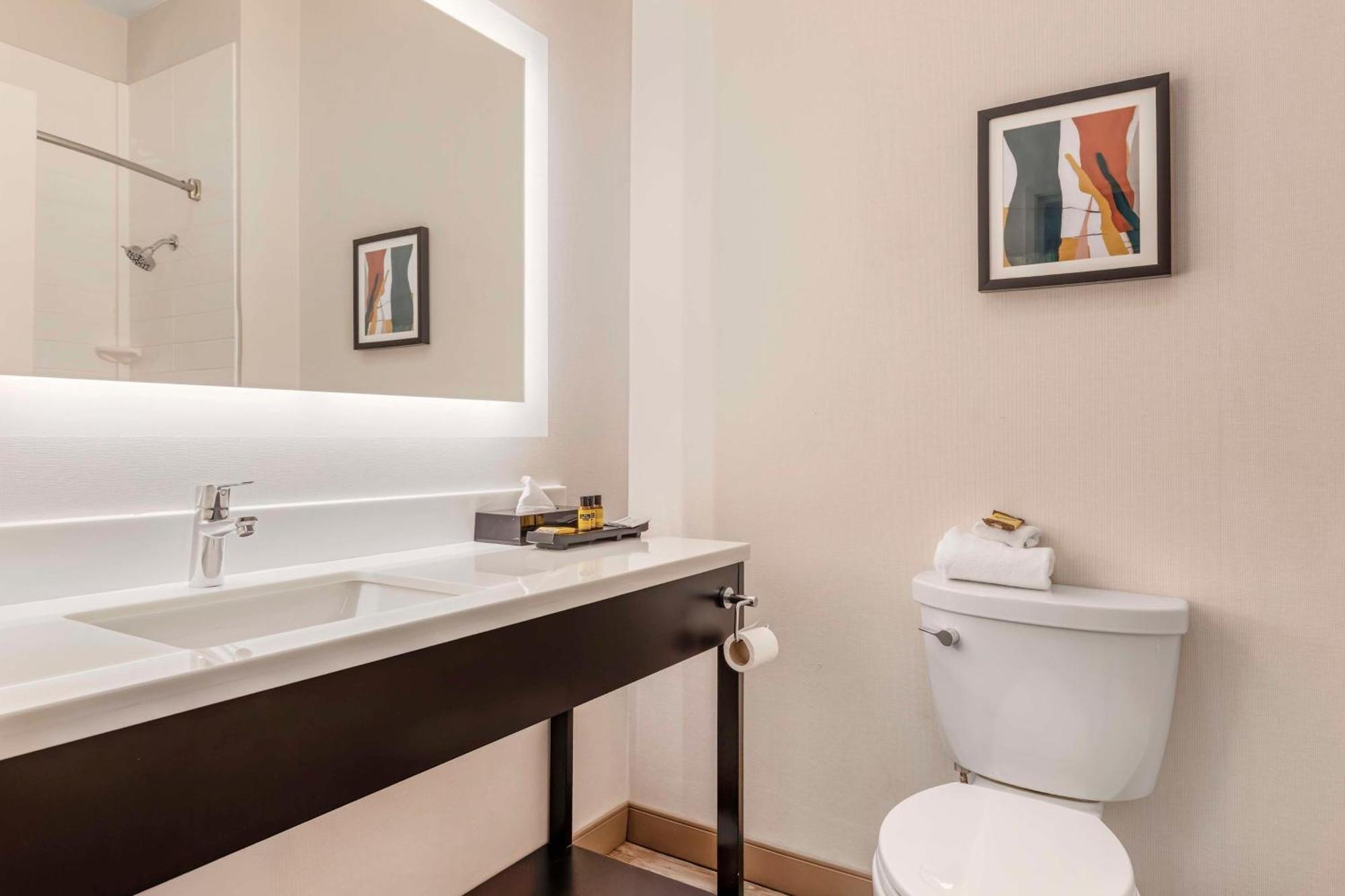 Best Western Plus Riata Браунвуд Экстерьер фото